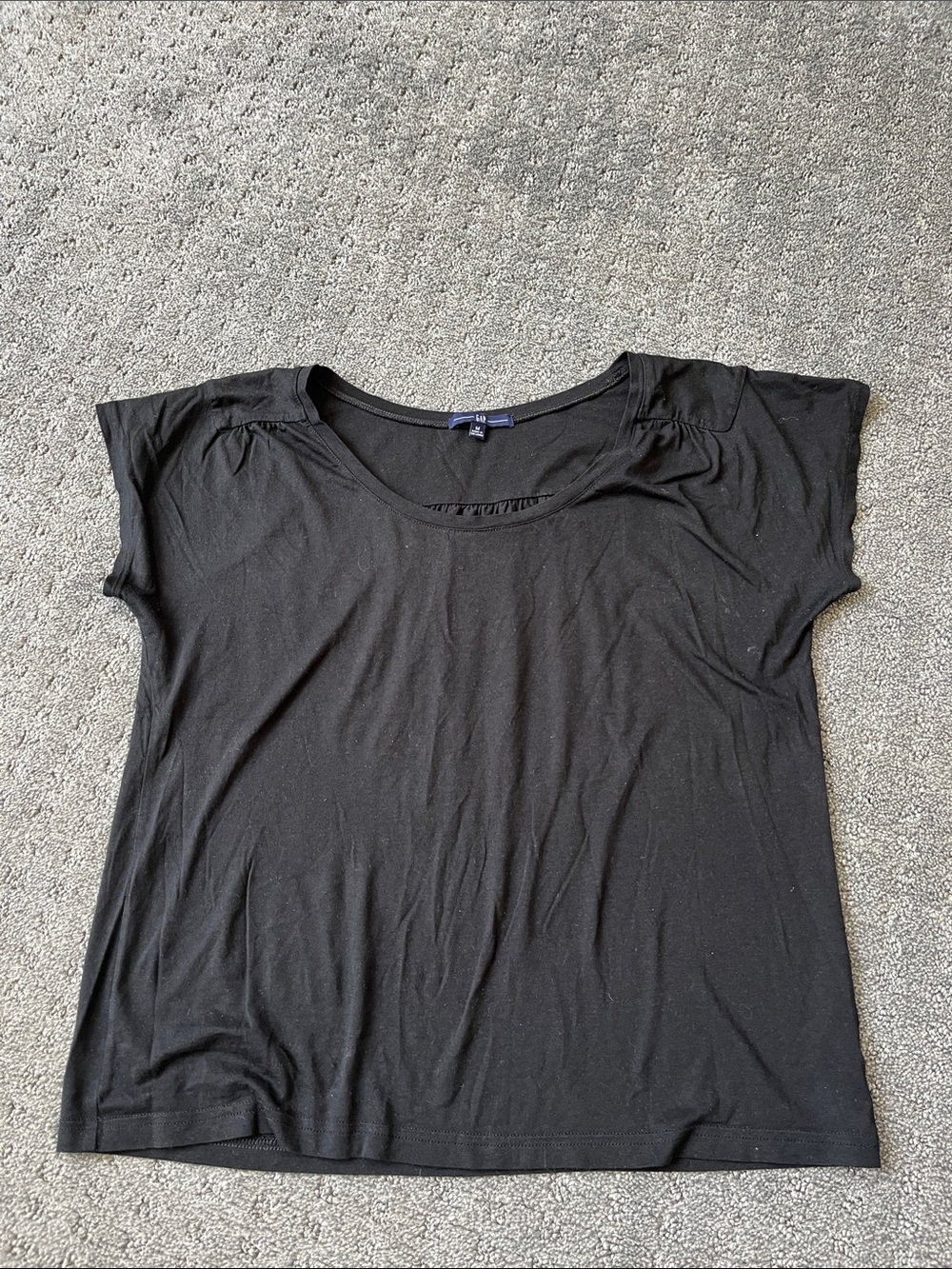 GAP Black Short Sleeve Scoop Neck Tee (nice & soft)